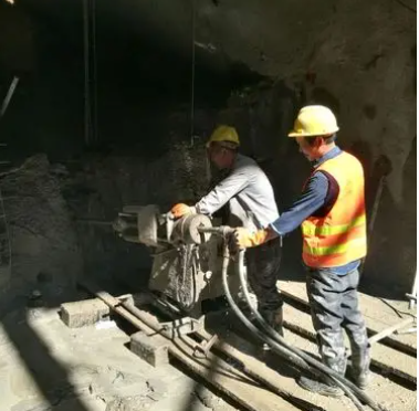 灯塔水下抗分散灌浆料特点 水下不分散注浆料介绍